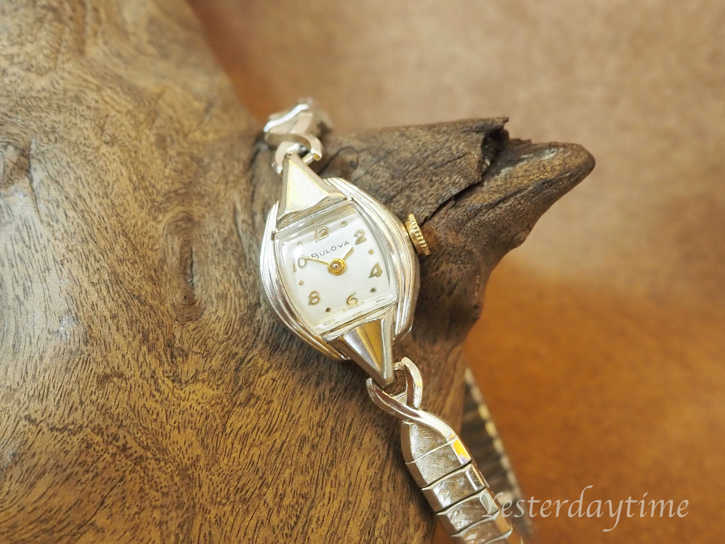 1958 Bulova Martha Washington Swiss Made 17 Jewel White Rolled Gold Case New York Ladies Wristwatch